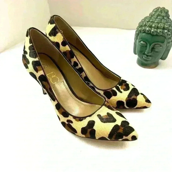 BCBG Aminkha Animal Print Real Cow Hair Point Toe Pump Heels Size 7.5B - Picture 4 of 15